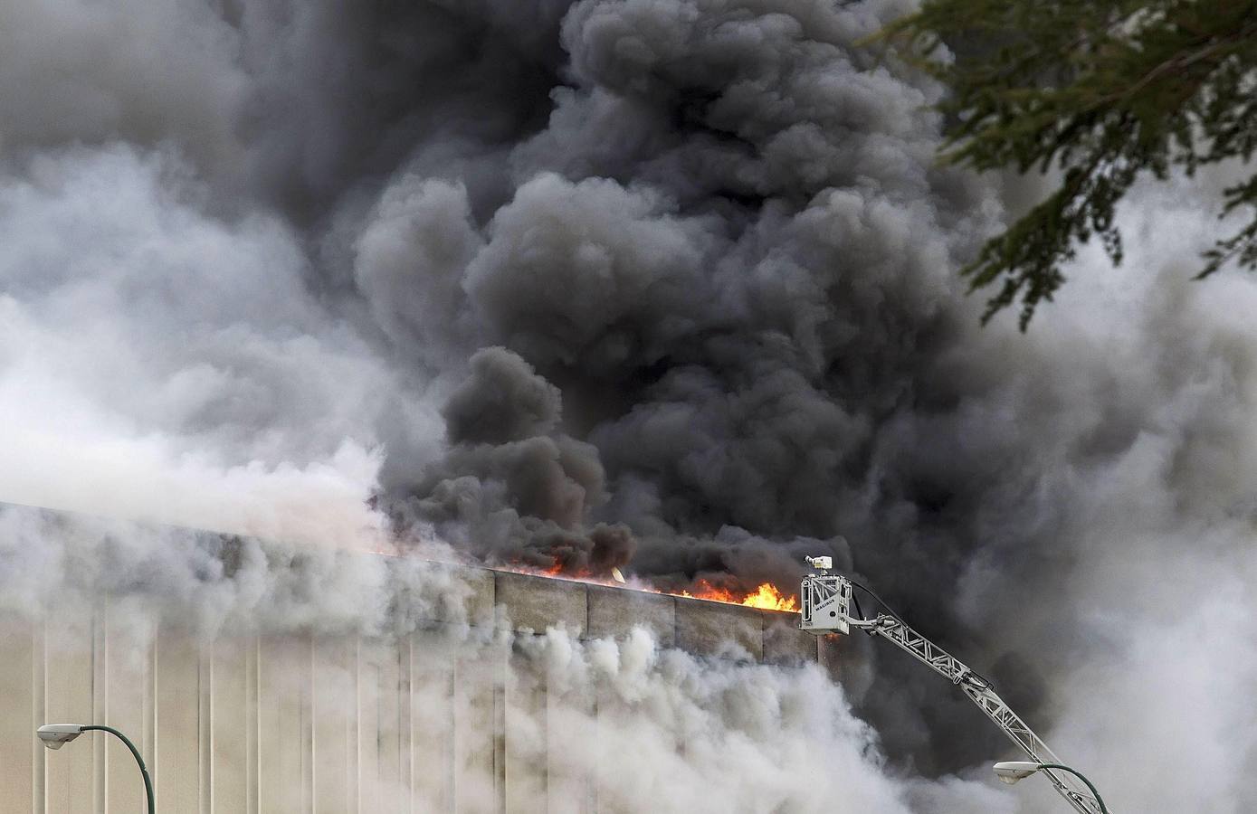 Arde la planta de Campofrío en Burgos