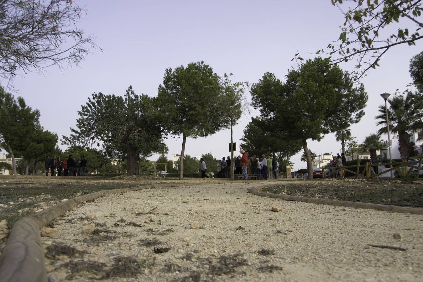 Vecinos en el parque rehabilitado de Villamartín