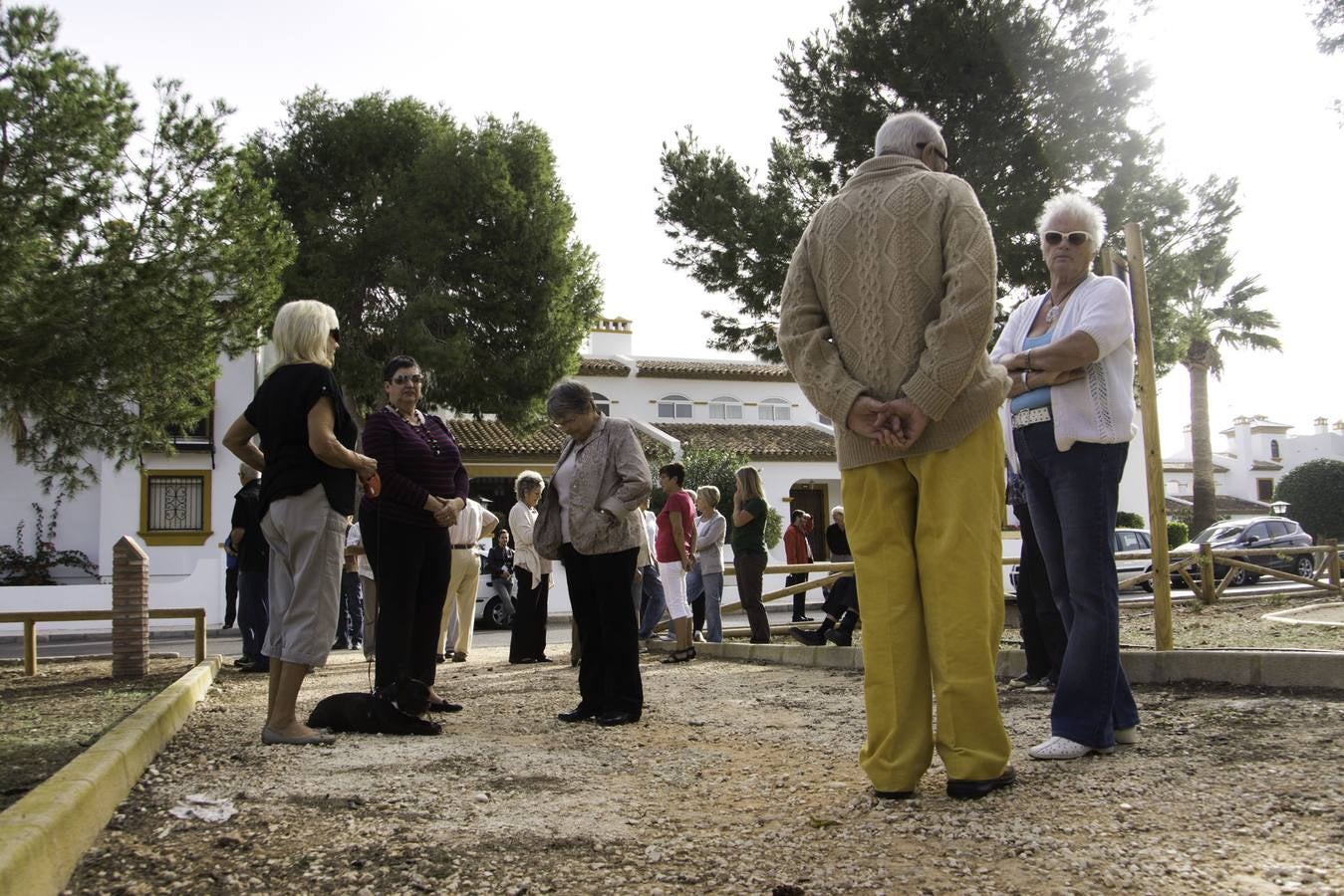 Vecinos en el parque rehabilitado de Villamartín