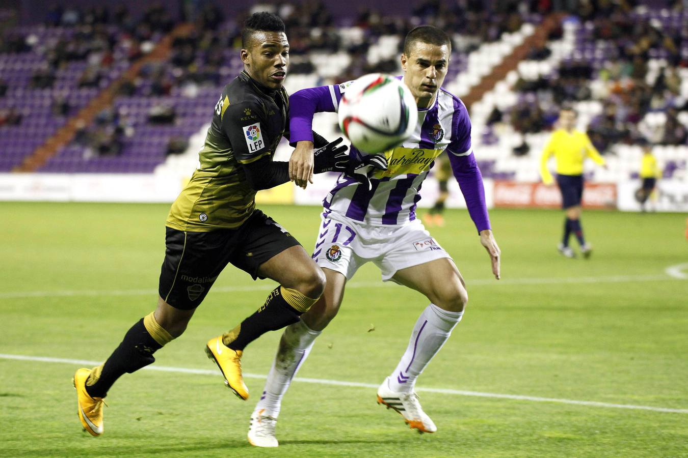 El Elche se enfrenta al Valladolid