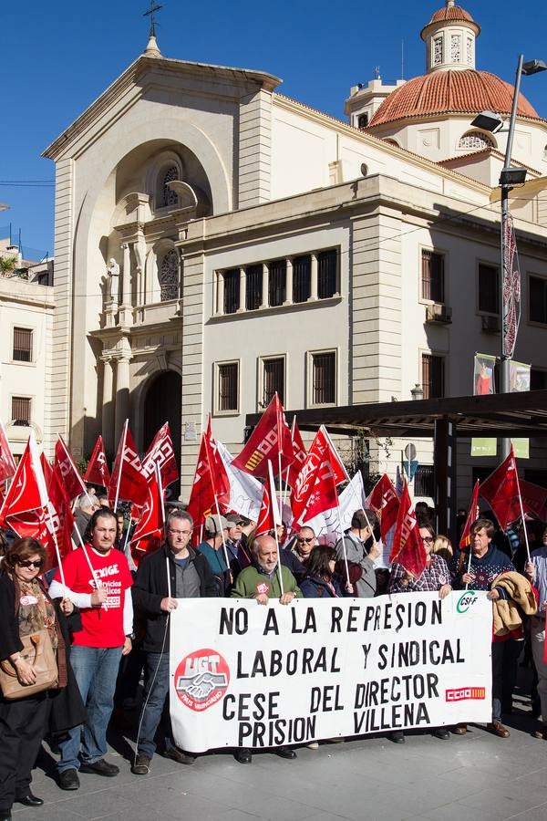 Los sindicatos exigen el cese del director de la cárcel de Villena por «autoritario»