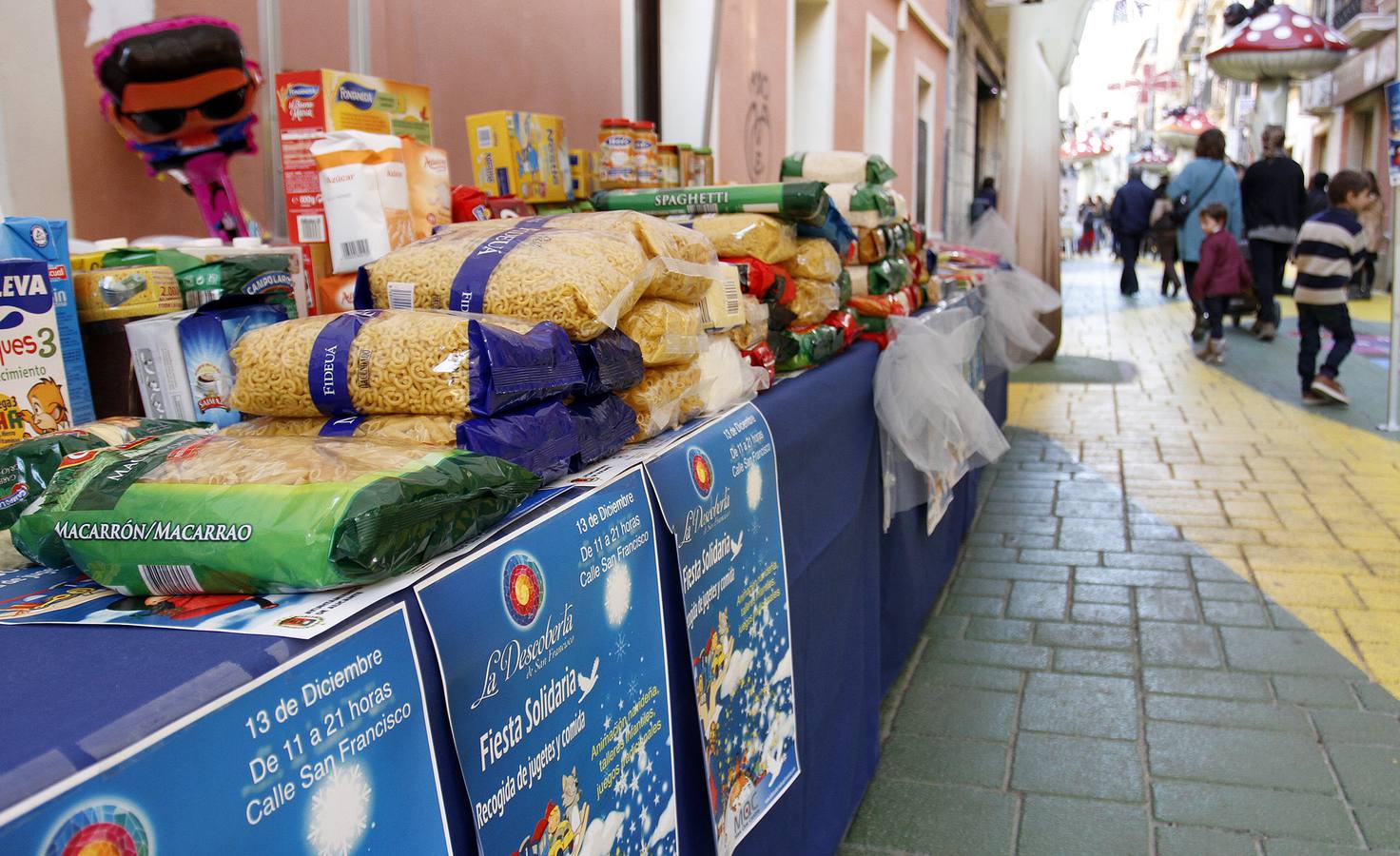 Fiesta solidaria de los comercios de la zona centro de la ciudad