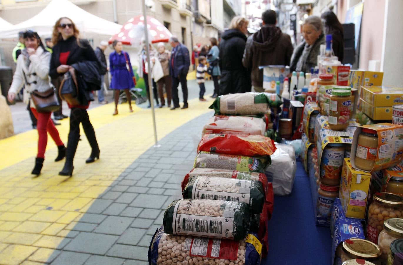 Fiesta solidaria de los comercios de la zona centro de la ciudad