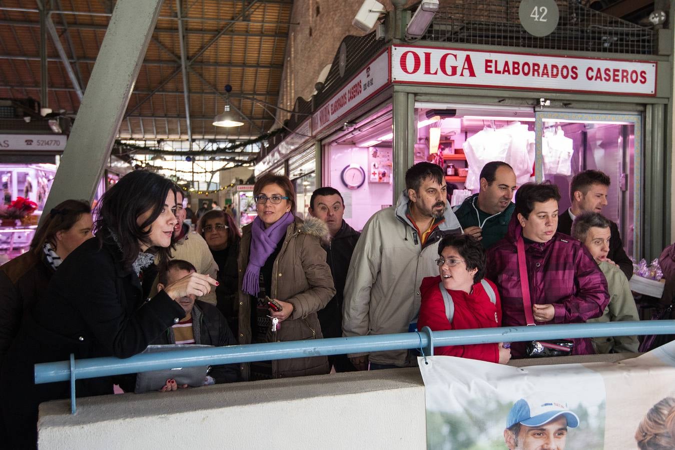 Usuarios de APSA decoran los mercados municipales