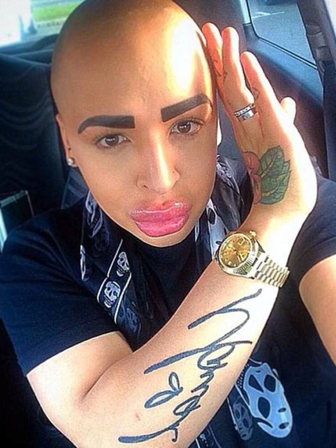 Se gasta 121.000 euros para parecerse a Kim Kardashian