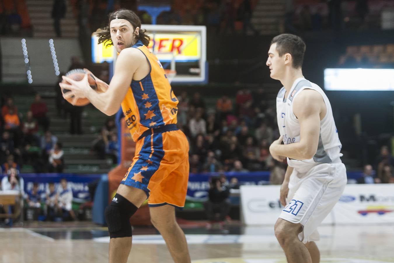 Brillante victoria del Valencia Basket ante el Neptunas (103-65)