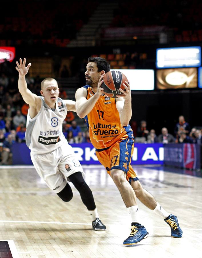 Brillante victoria del Valencia Basket ante el Neptunas (103-65)