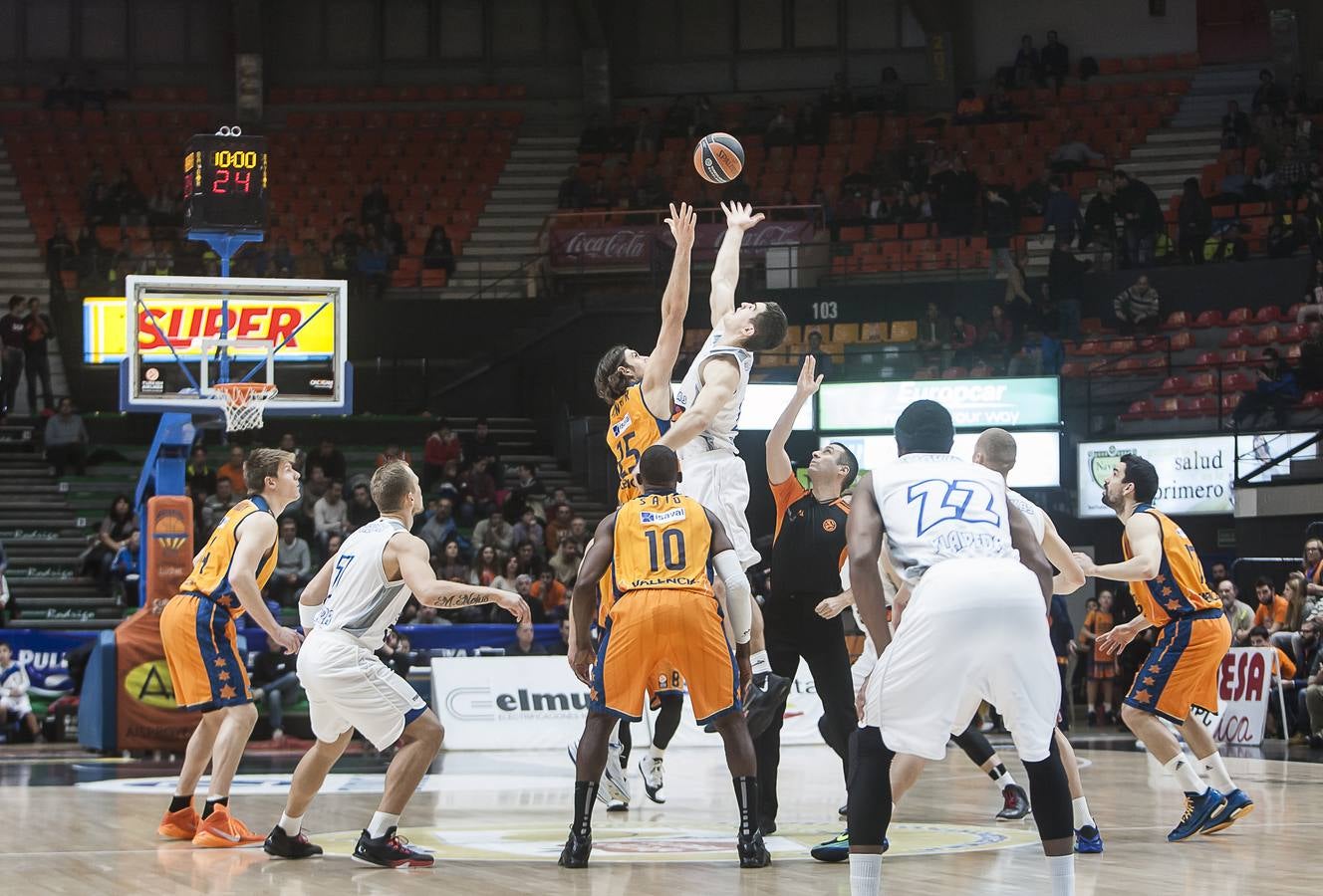 Brillante victoria del Valencia Basket ante el Neptunas (103-65)