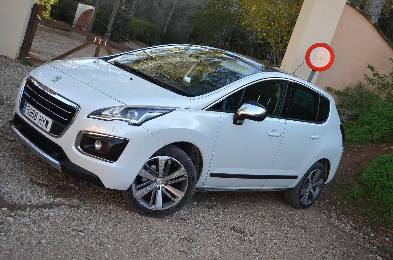 Ponemos a prueba al crossover de Peugeot en la &#039;Ruta dels Monestirs&#039;