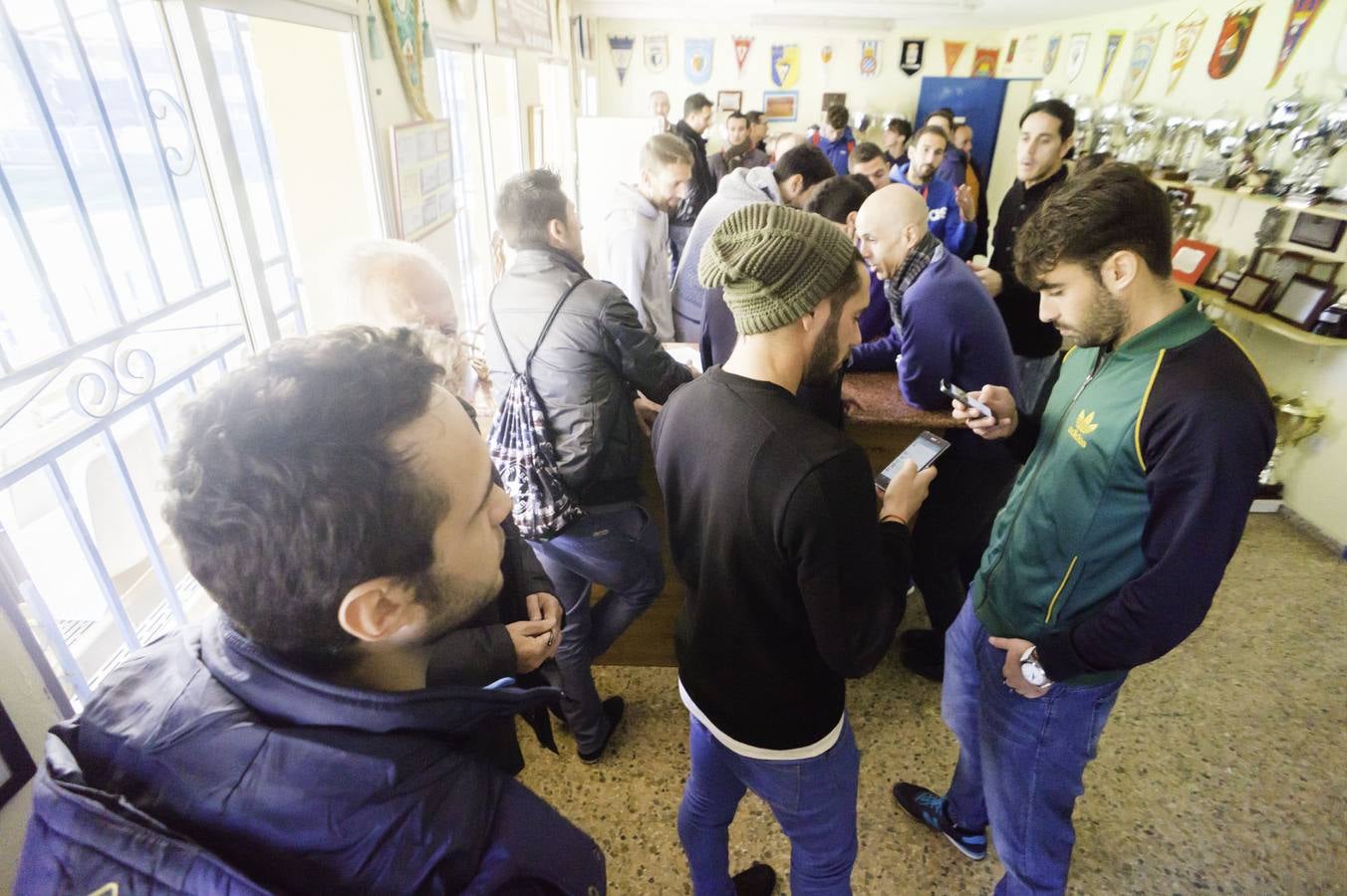 Los jugadores el Orihuela CF anuncian que seguirán jugando esta temporada