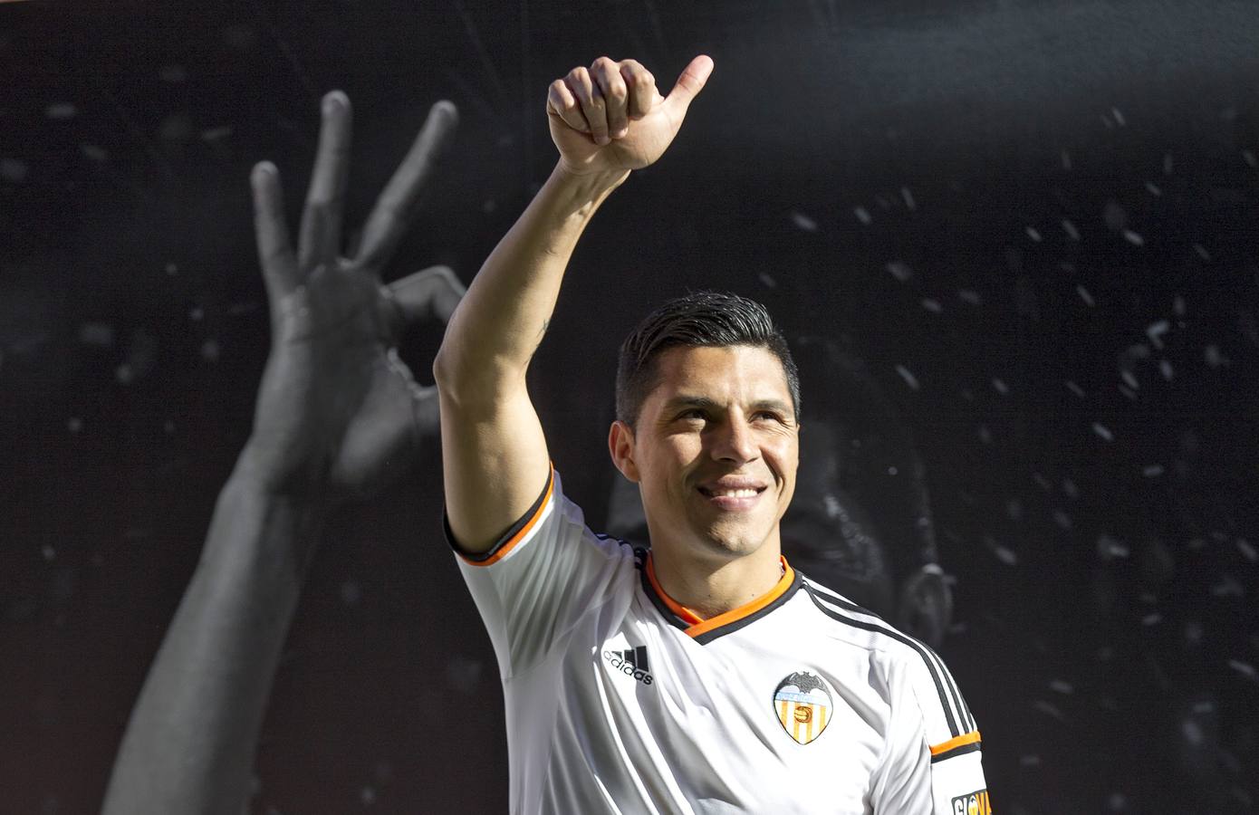 La presentación de Enzo Pérez en imágenes