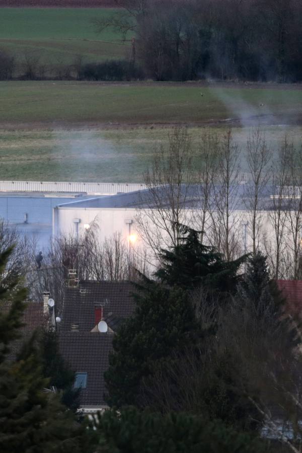 La Policía asalta la imprenta Dammartin-en-Goele