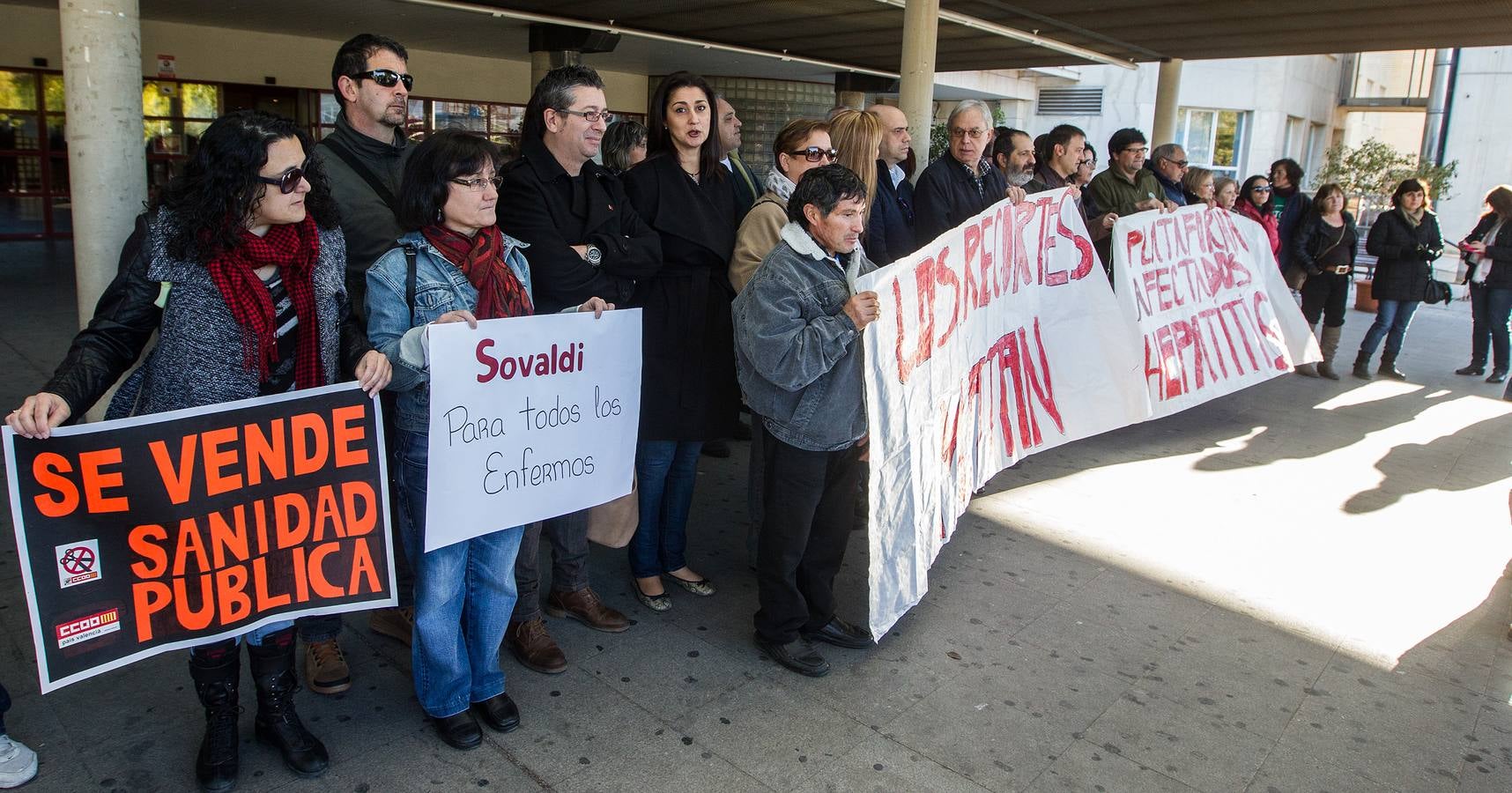 Manifestación de pacientes de hepatitis C en el Hospital de Alicante