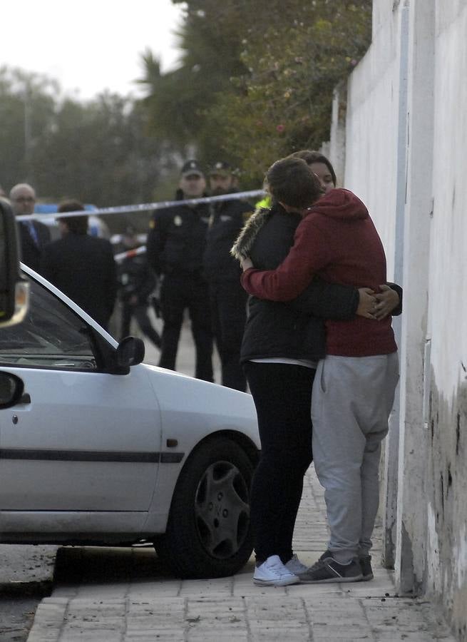 Un hombre mata a su expareja y a su excuñada y se ahorca en Elche