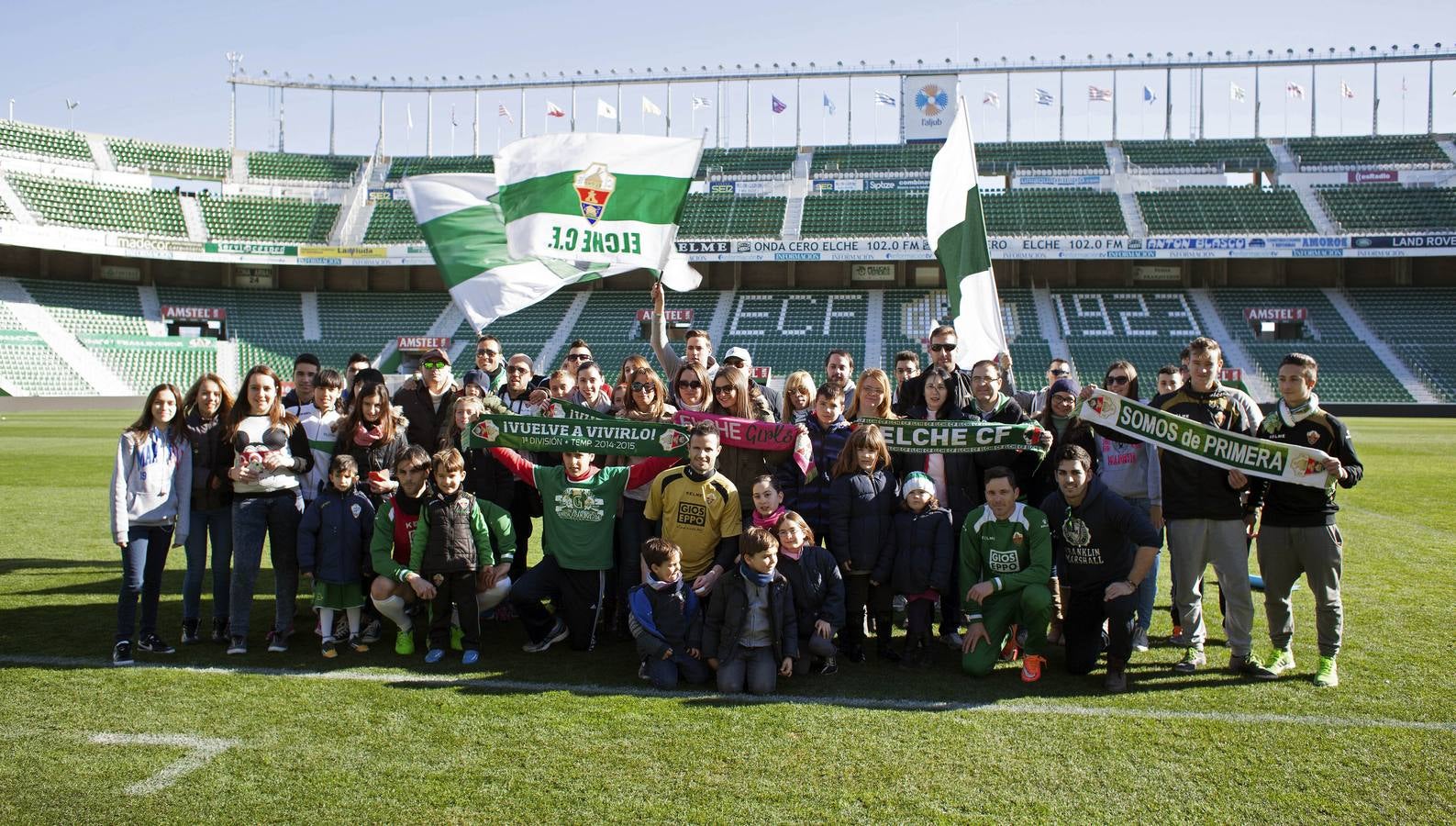 Las peñas del Elche animan al equipo