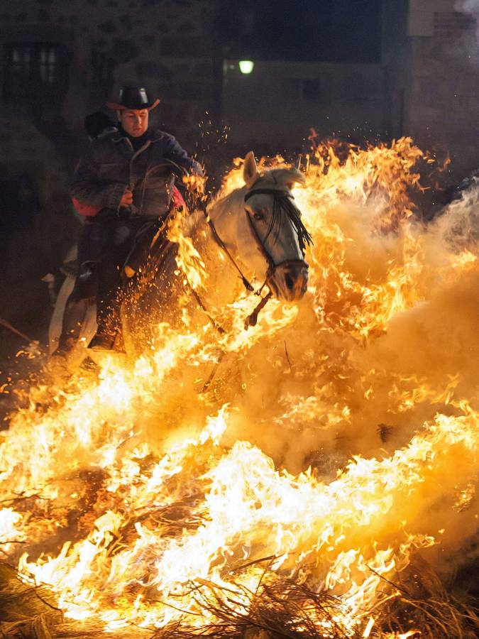 Noche de fuego en Ávila