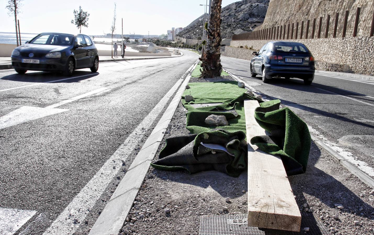 El viento no da trega en Alicante