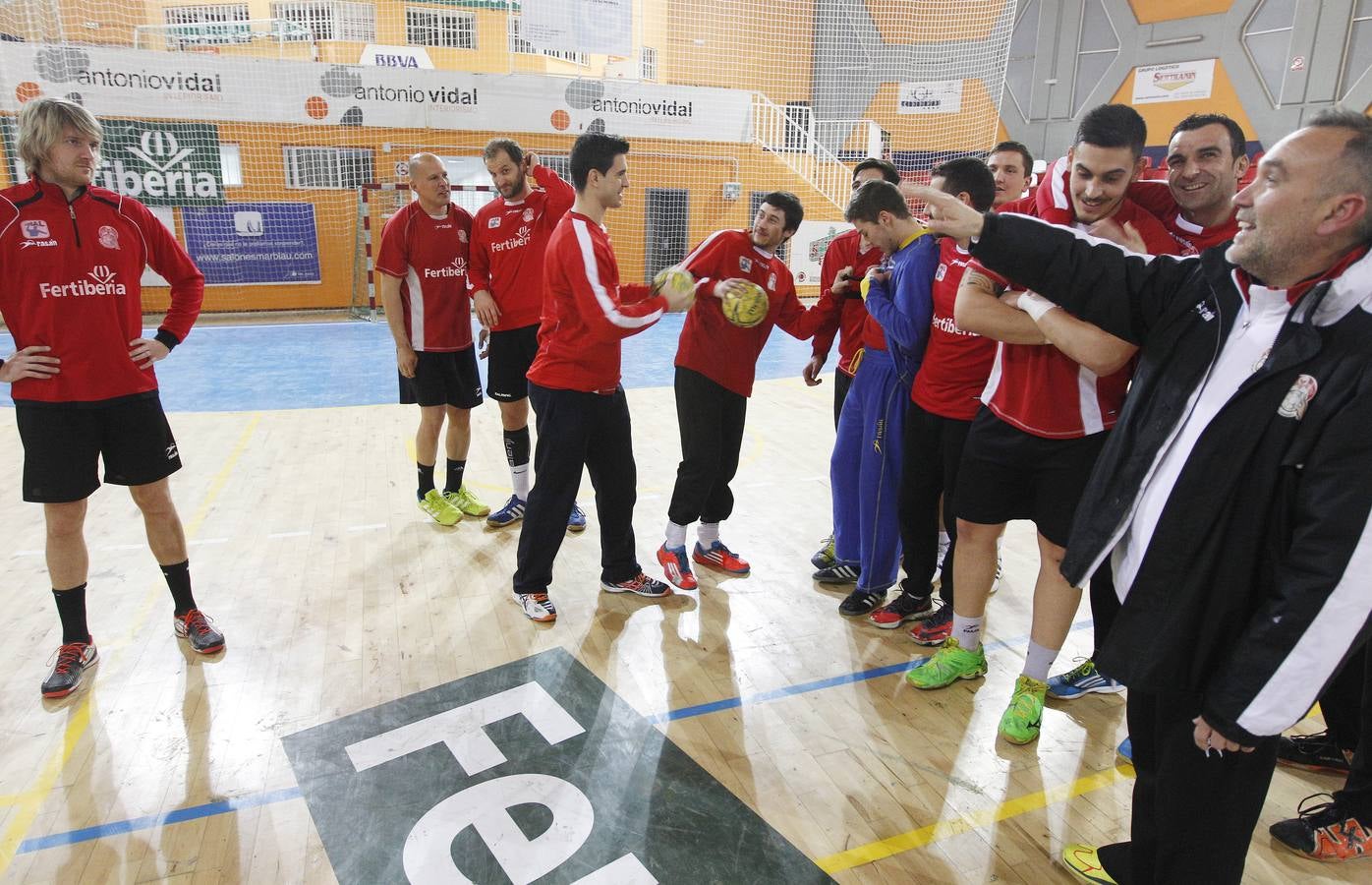 Imágenes del Fertiberia Sagunto, la cara B del balonmano