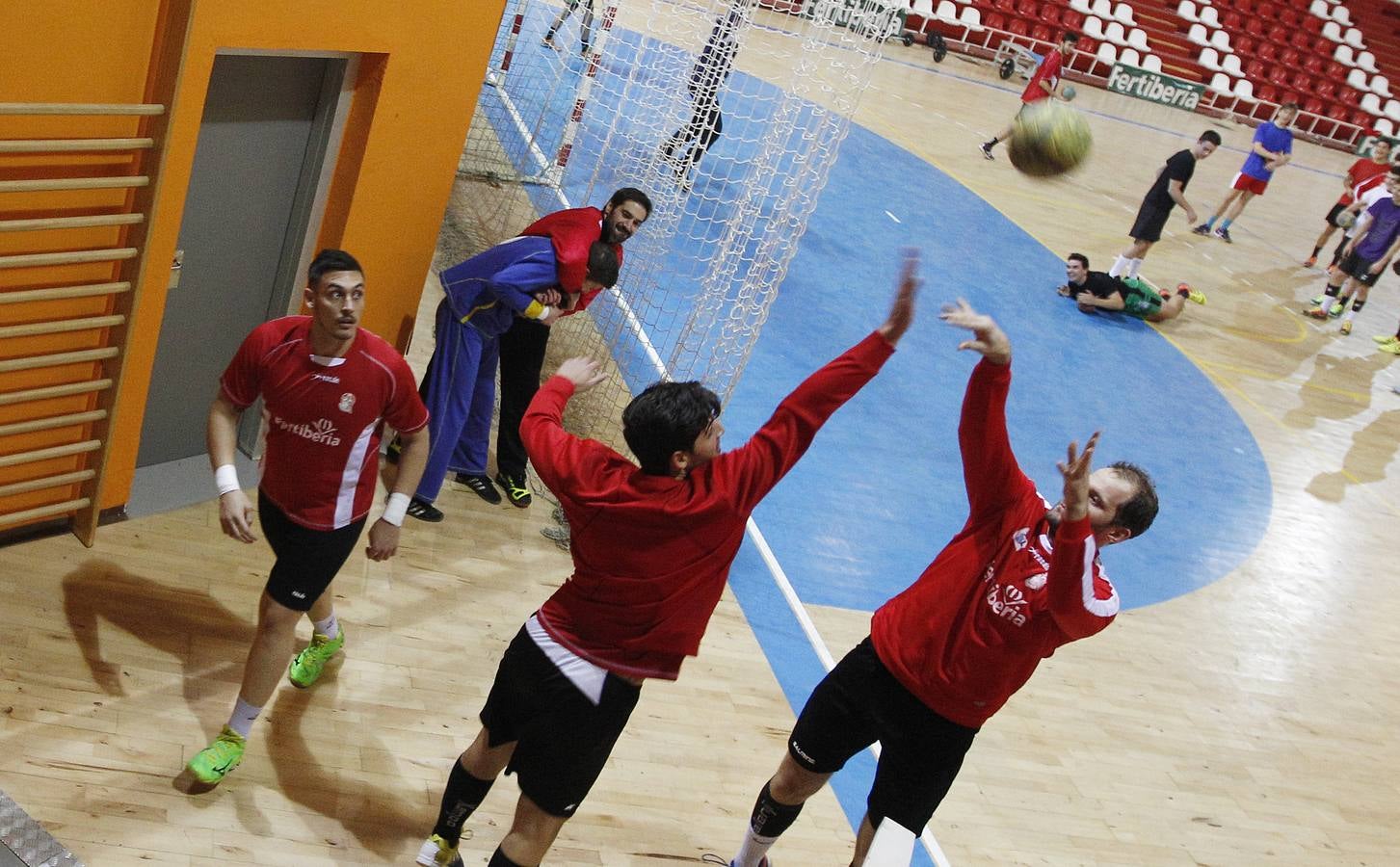 Imágenes del Fertiberia Sagunto, la cara B del balonmano