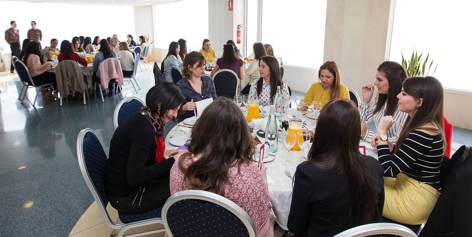 Desayuno de las candidatas a Bellea del Foc