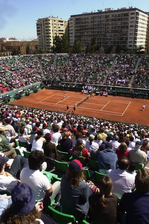 Vista de la pista y las gradas durante un partido de la Davis entre España y Crocia.