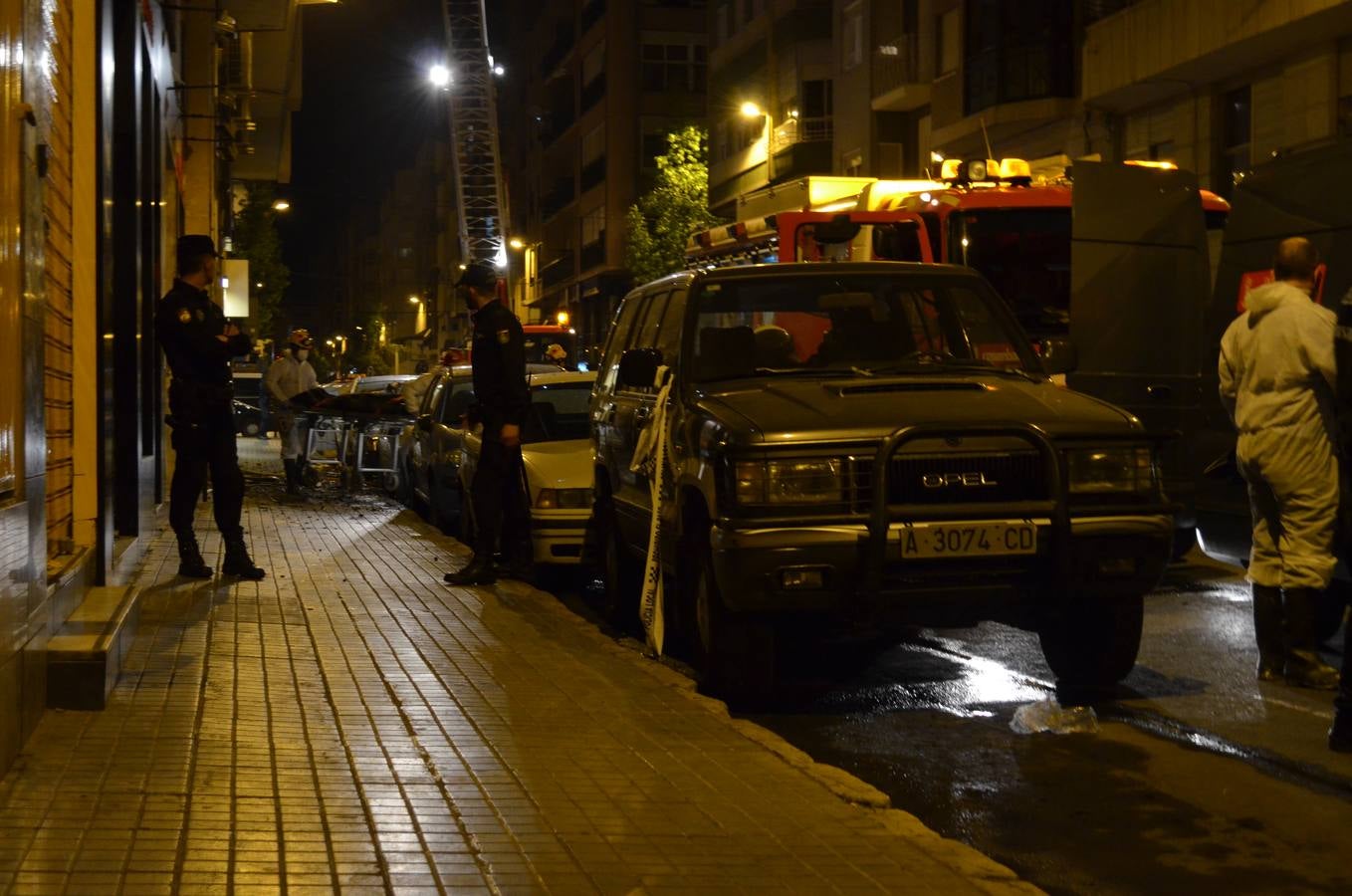 Fallece una anciana y otras 5 personas son atendidas en un incendio en Elche