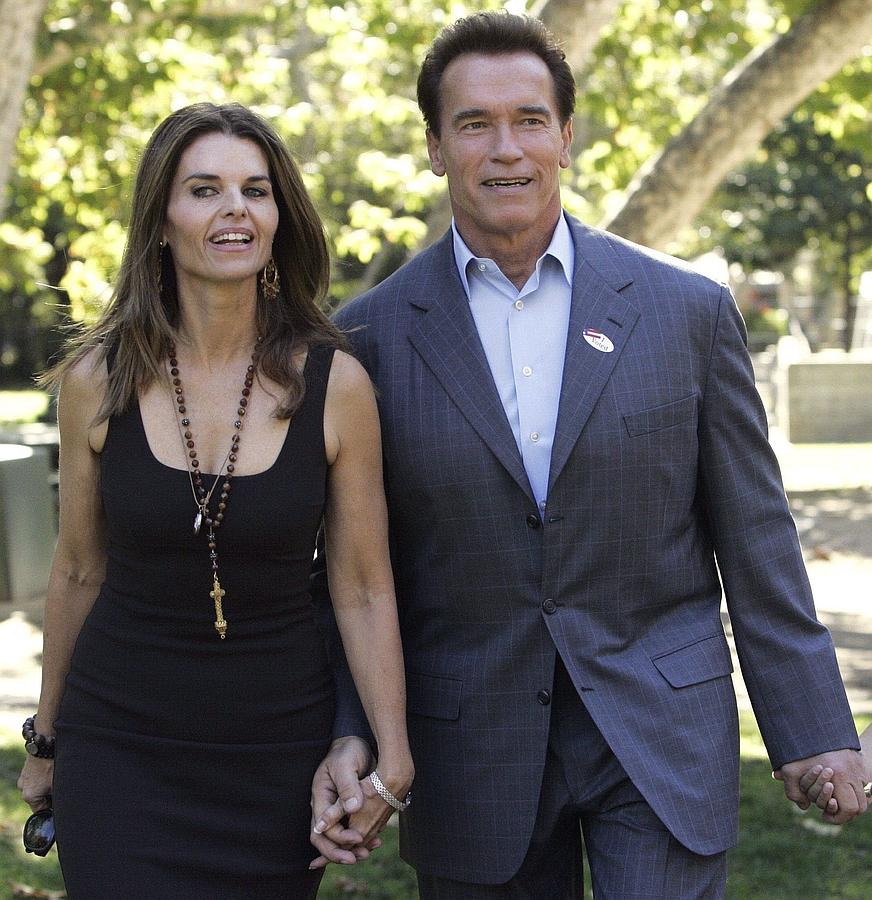 7. ARNOLD SCHWARZENEGGER Y MARIA SHRIVER. Tras 26 años de matrimonio, Maria Shriver se separó de Schwarzenegger al saberse que el actor y ex gobernador de California había engendrado un hijo con la mujer de la limpieza de su casa. A ella le correspondieron 200 millones de euros.