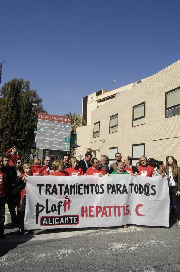 El Hospital del Elche prohíbe una concentración de enfermos de hepatitis