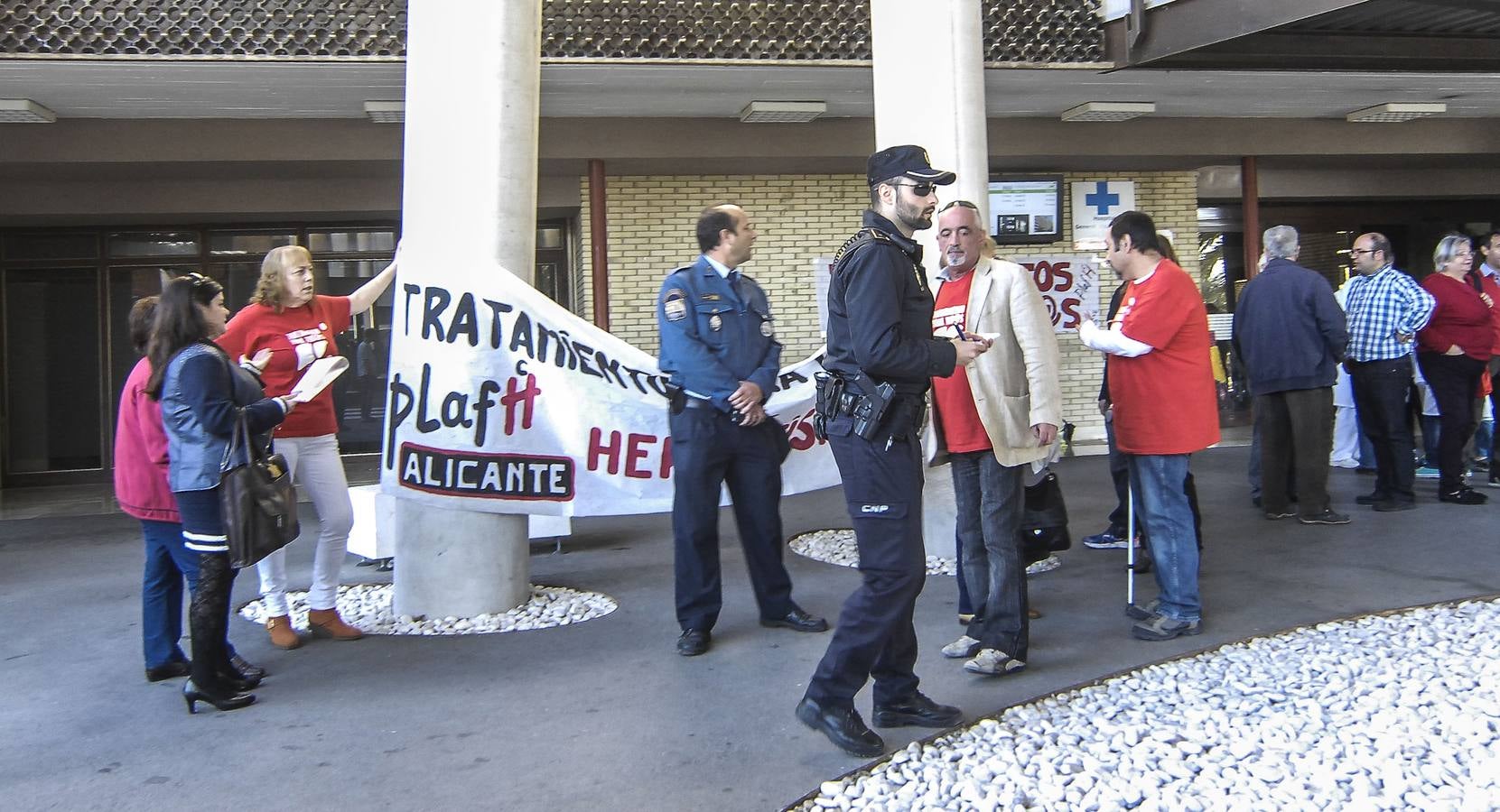 El Hospital del Elche prohíbe una concentración de enfermos de hepatitis