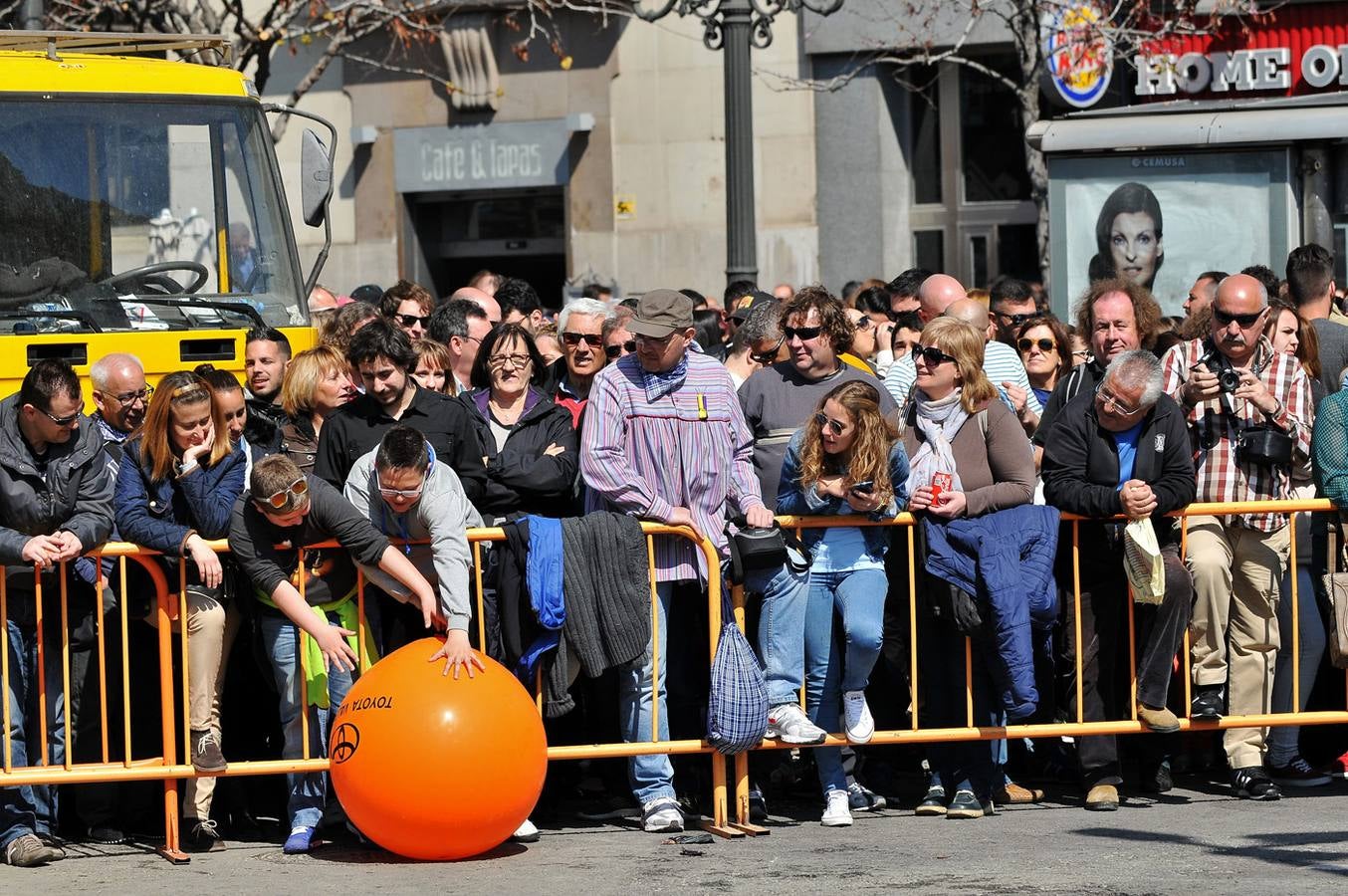 Fallas 2015: Búscate en la mascletà del 16 de marzo (I)