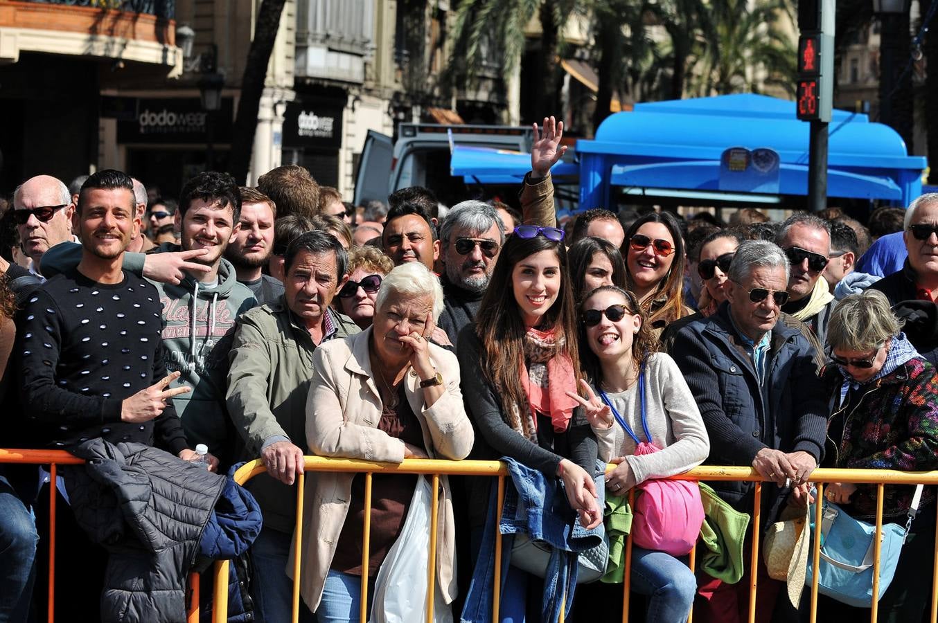 Fallas 2015: Búscate en la mascletà de hoy 17 de marzo (I)