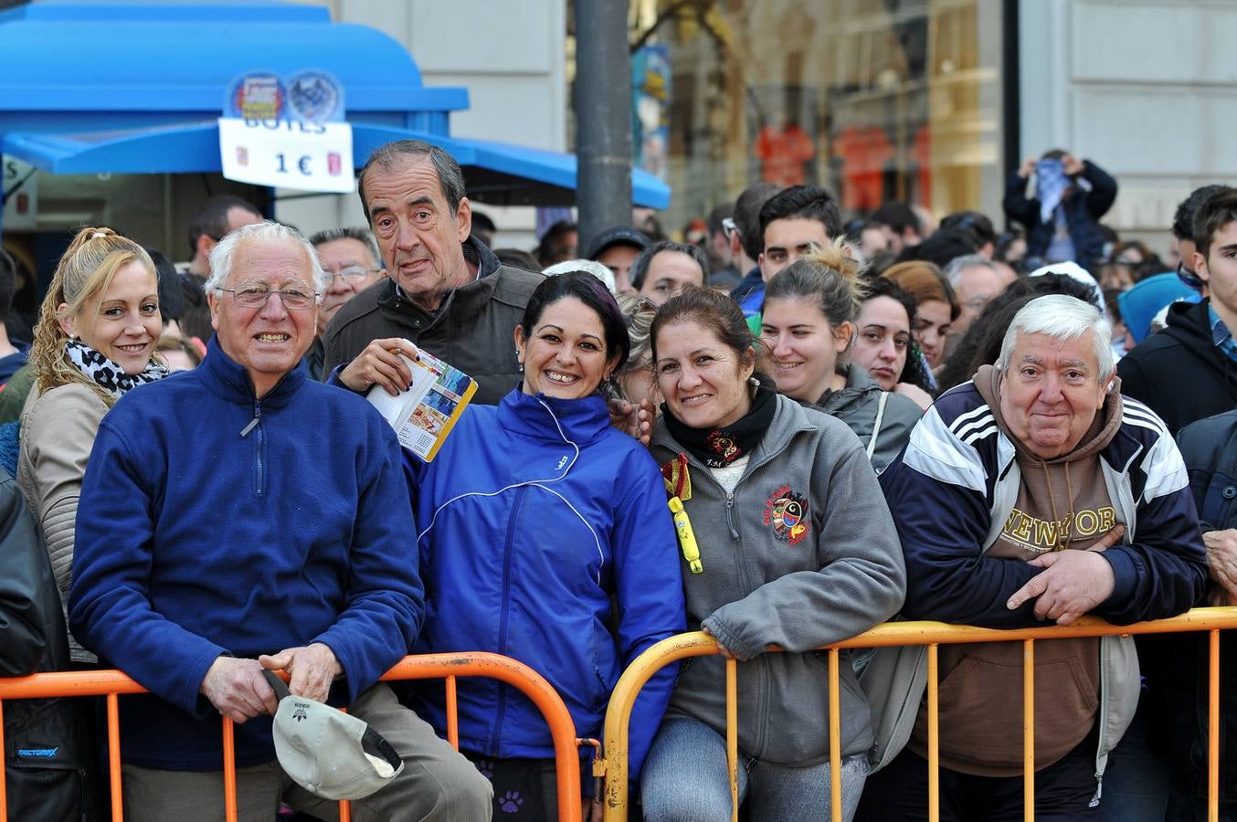 Fallas 2015: Búscate en la mascletà de hoy 17 de marzo (II)