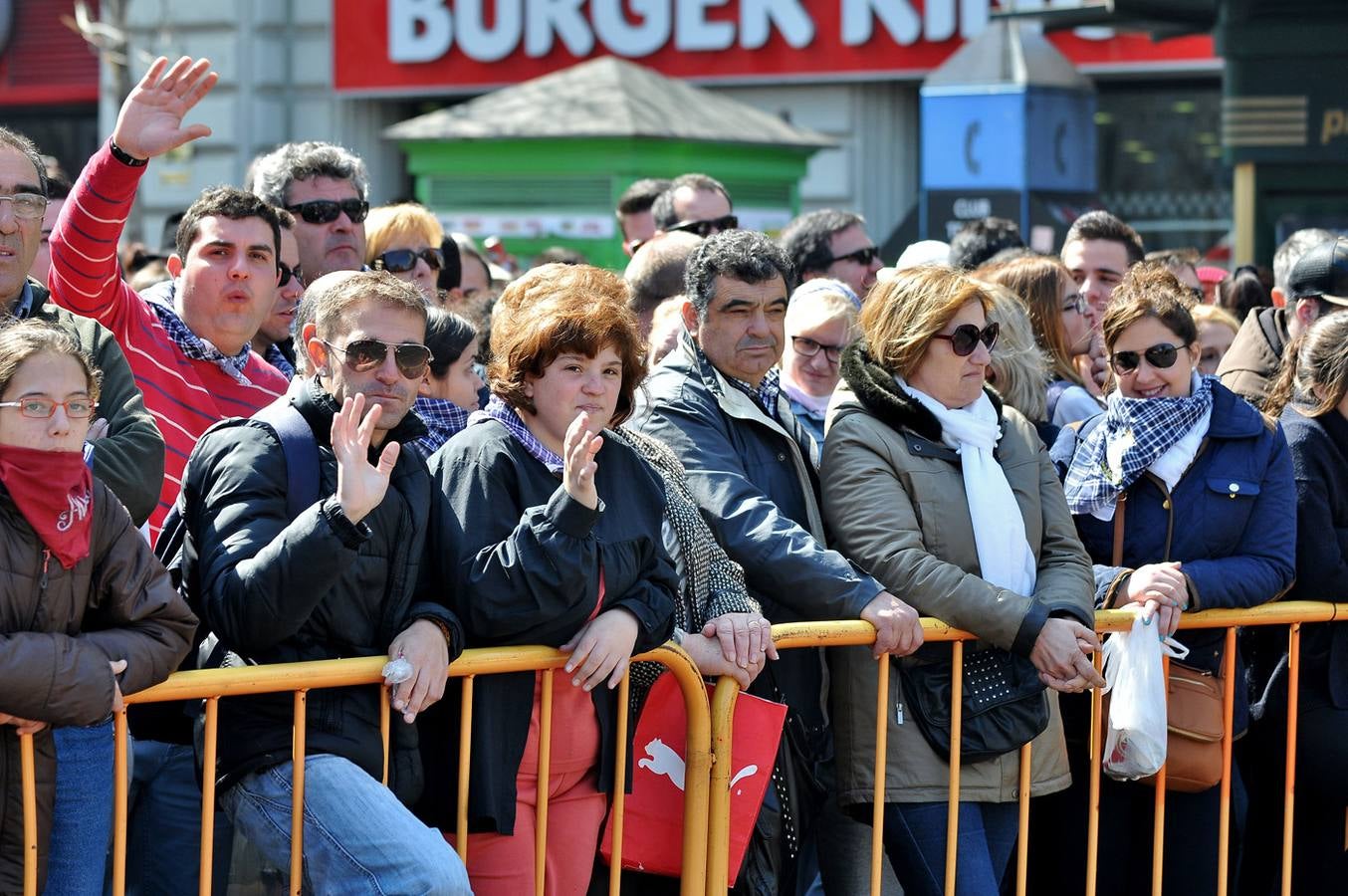 Fallas 2015: Búscate en la mascletà de hoy 17 de marzo (II)