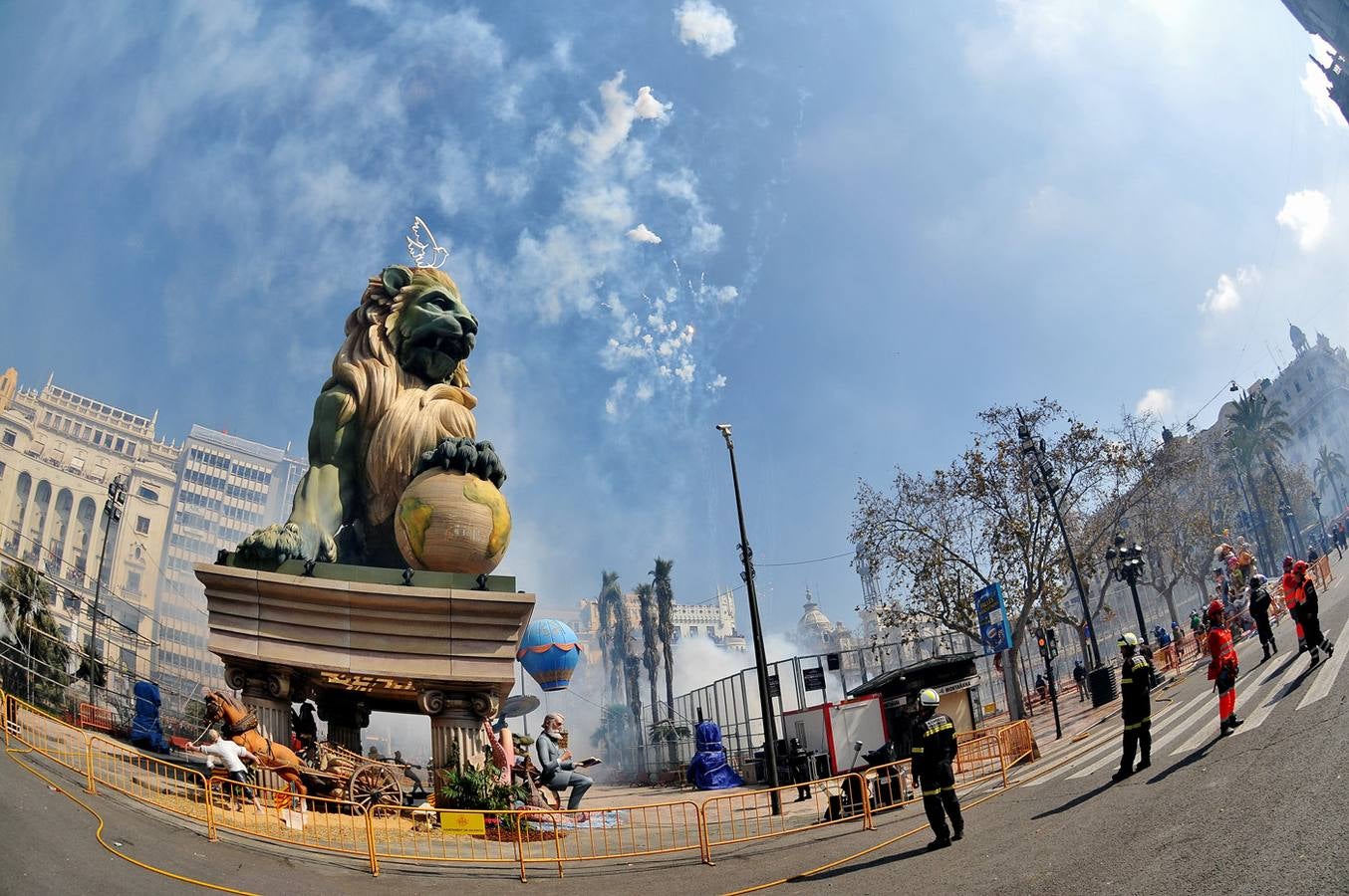 Fallas 2015: Búscate en la mascletà de hoy 17 de marzo (II)