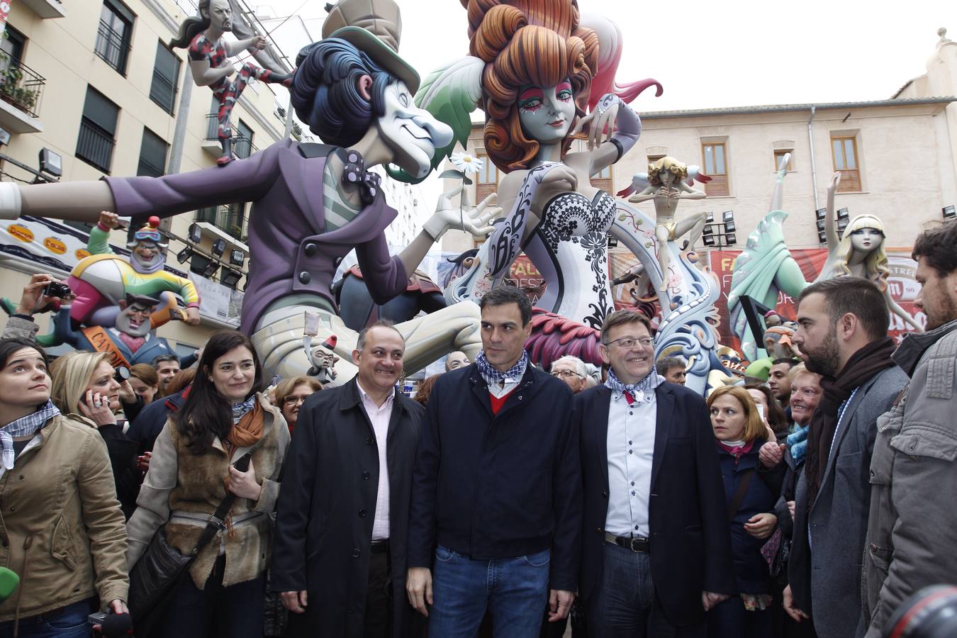 Fallas 2015: Pedro Sánchez visita Valencia en plenas fallas