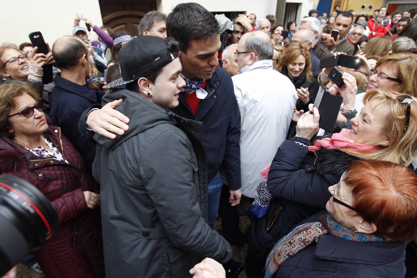 Fallas 2015: Pedro Sánchez visita Valencia en plenas fallas