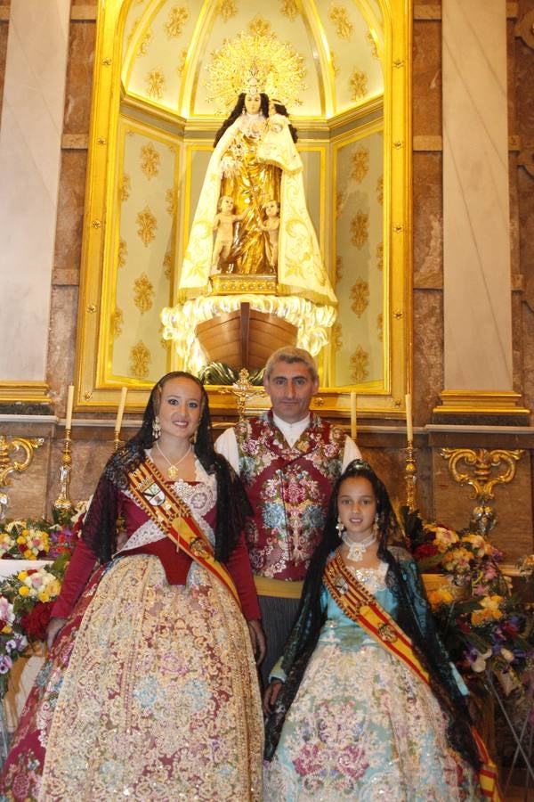 Fallas 2015: Ofrenda de flores a la Mare de Déu en Dénia