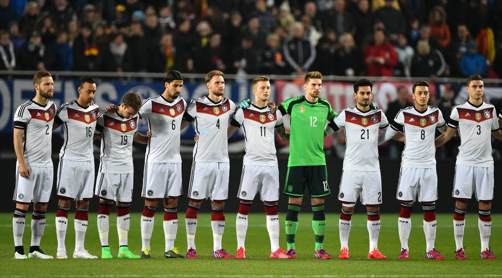 El partido de Mustafi con Alemania en imágenes