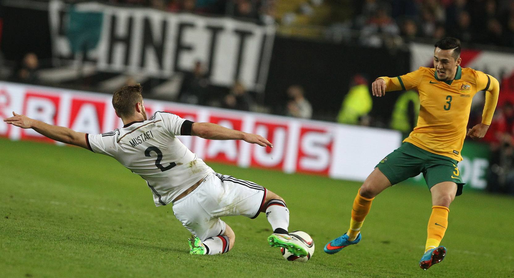 El partido de Mustafi con Alemania en imágenes