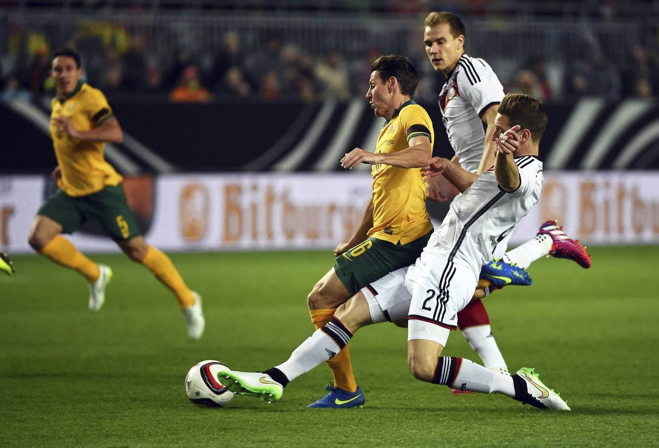 El partido de Mustafi con Alemania en imágenes