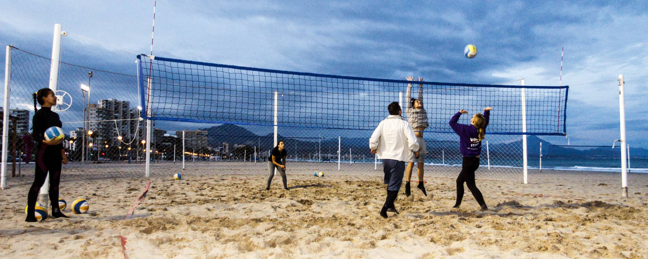 Nadia Campisi presenta un torneo de Voley Playa amateur