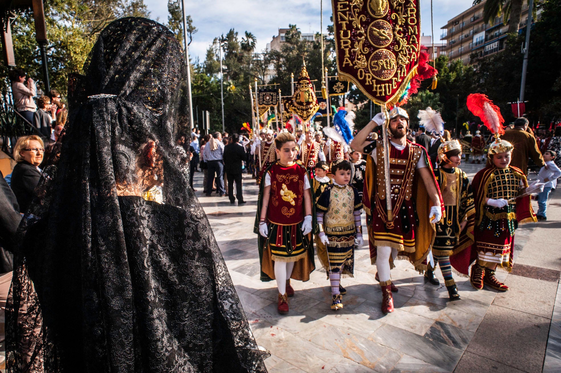 Las Mantillas velan la muerte de Jesús