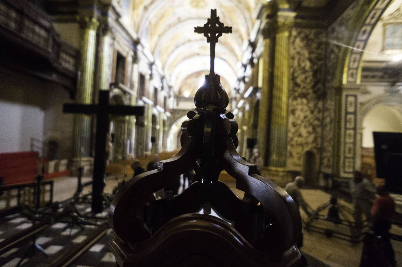 Preparativos del Cristo de la Buena Muerte