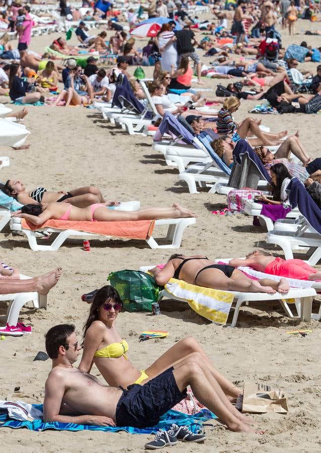 Los turistas disfrutan de la Semana Santa en Alicante