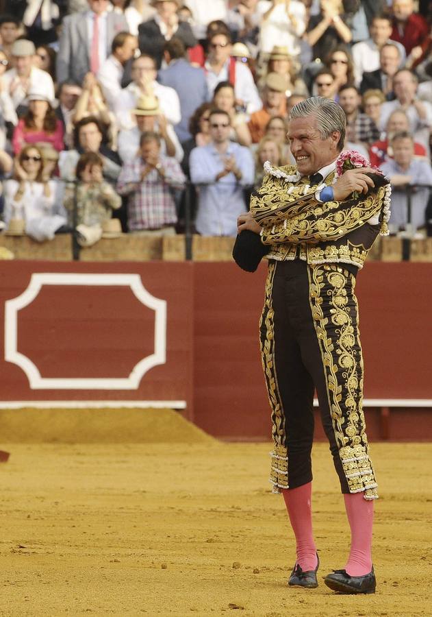 Espartaco se retira y sale por la puerta grande de la Maestranza