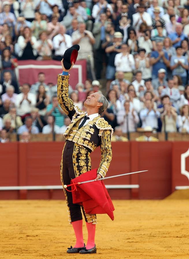 Espartaco se retira y sale por la puerta grande de la Maestranza