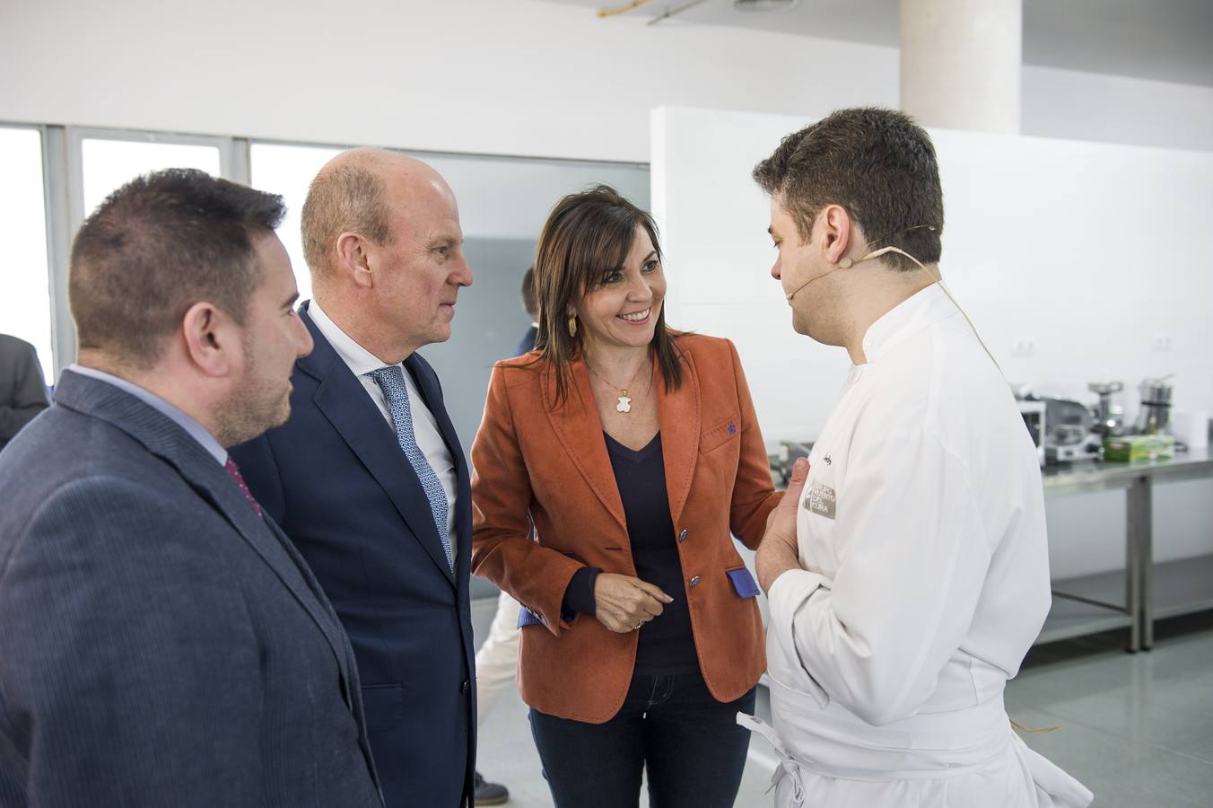 Buch visita la Escuela de Hostelería de Elche