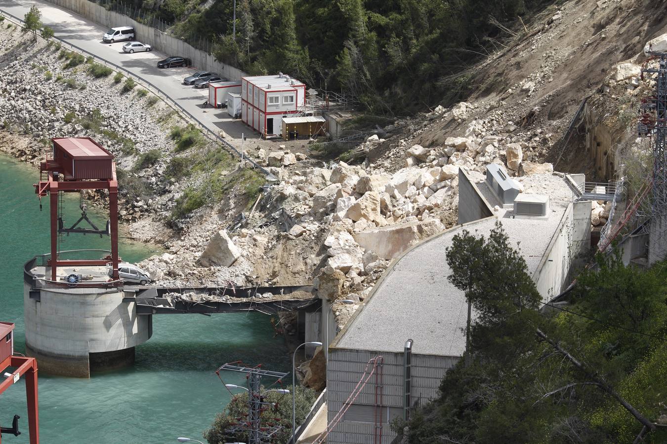 Los vecinos de Cortes de Pallás se preparan para una recuperación lenta tras el derrumbe