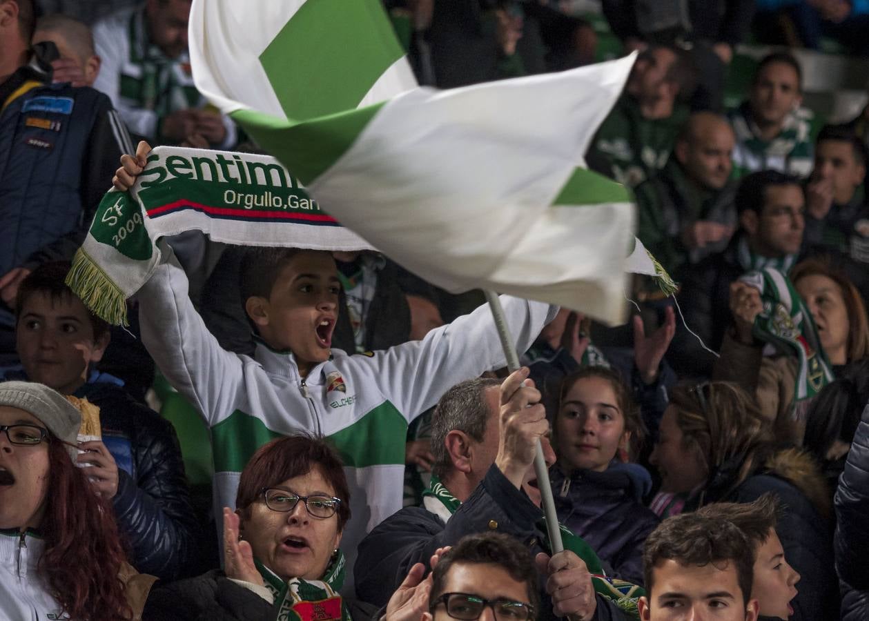 La afición anima al Elche CF