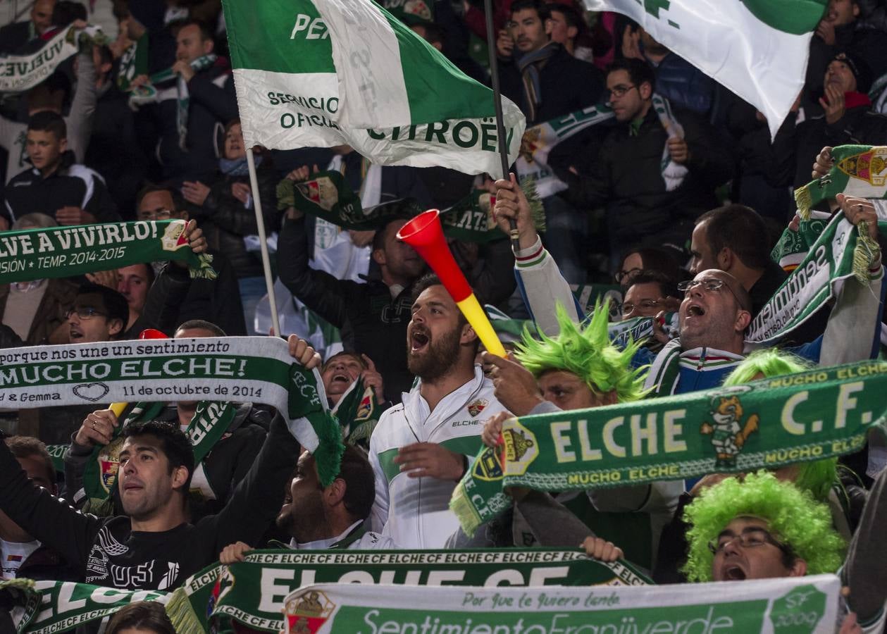 La afición anima al Elche CF